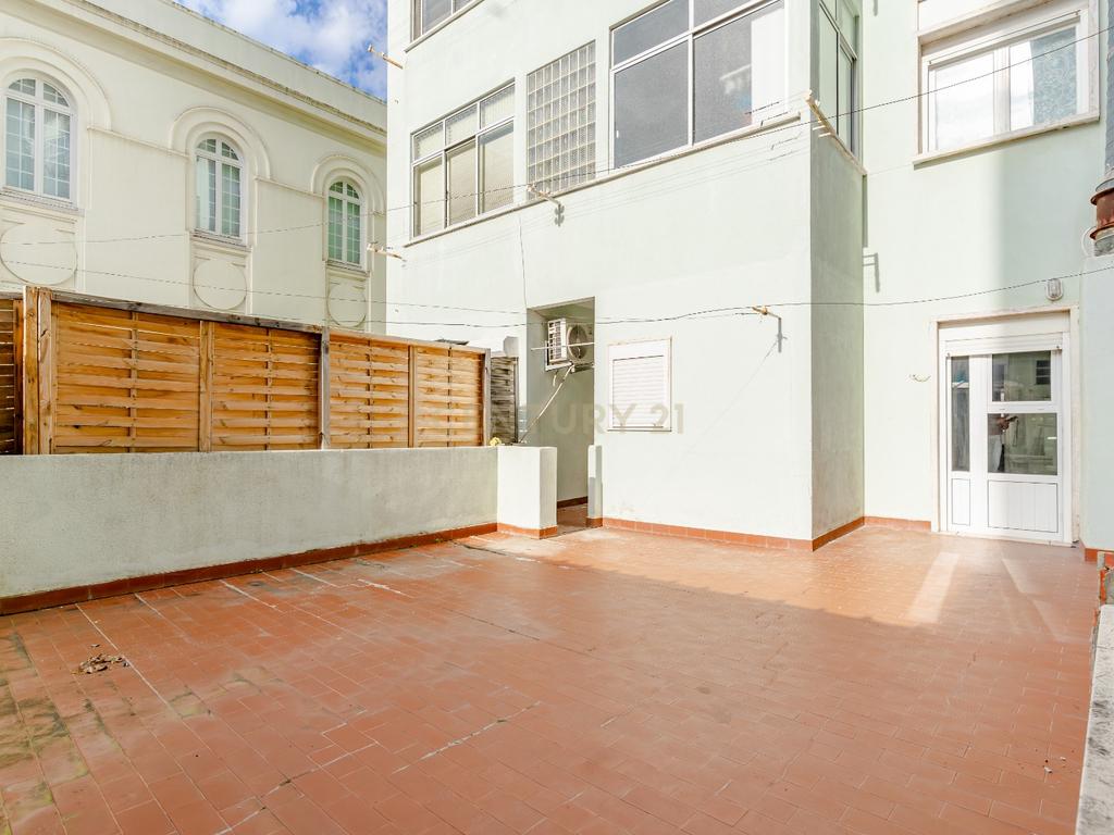 T1 com amplo terraço à Gomes Freire - Lisboa - Image 3
